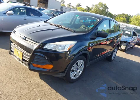 2015 Ford Escape S z USA, uszkodzony, nr VIN 1FMCU0F77FUC01042